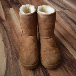 🔴SOLD🔴 UGG Australia Classic Chestnut Boots